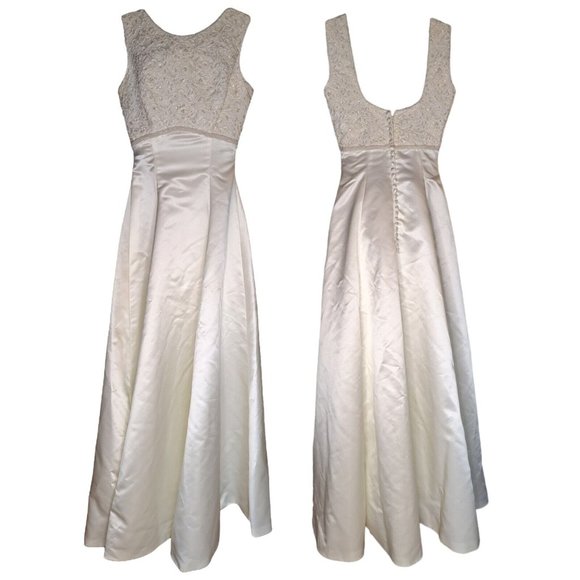 Morilee Wedding Dress 1998 Vintage Pre-loved w/ veil and detachable train Size 2 - Picture 1 of 10